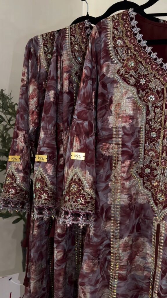 Maroon Floral Printed & Sequined Embellished Ethnic Kaftan – Available in One Colour Variant - Photo 2